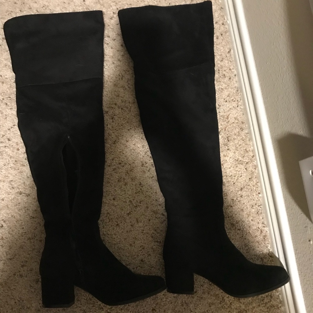 Perfect condition over the knee boots